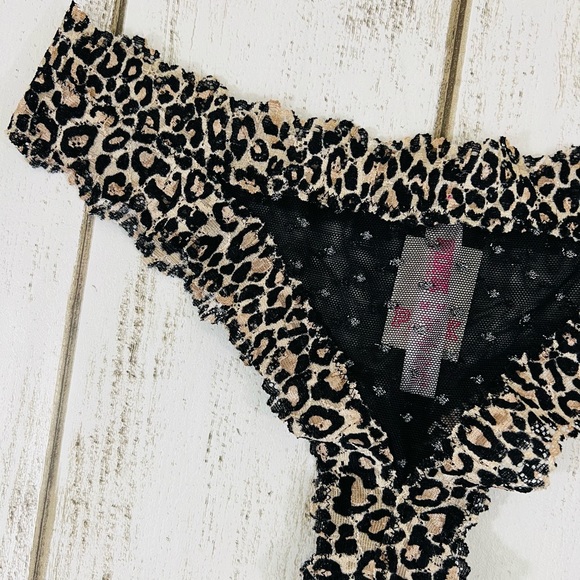 VS PINK Extra Low Rise Lace Thong Medium Vintage Retired - Picture 3 of 6
